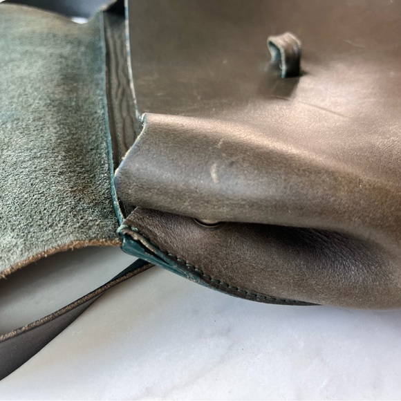 Infinity Firenze Leather Backpack Bag - Made in Italy - Olive Green - Picture 5 of 7